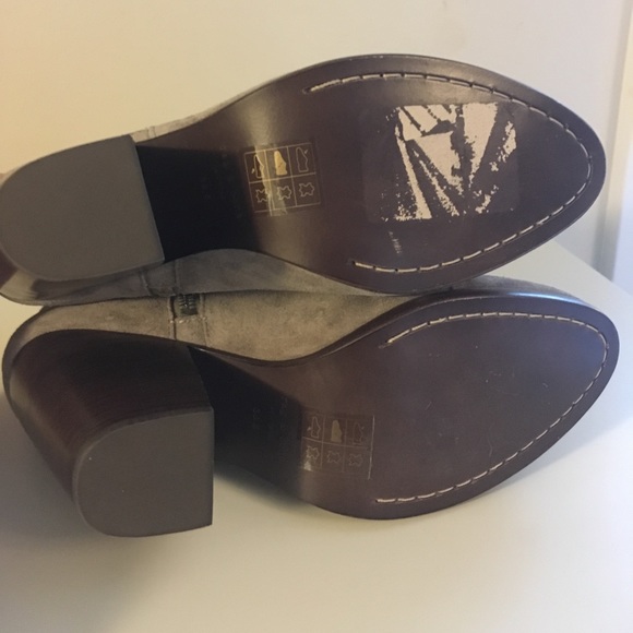 Rag and Bone Margot Grey Suede Bootie, Size 38.5 - Picture 5 of 5